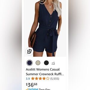 Women’s small New button Romper
-Doesn’t come with BELT